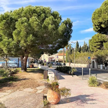 Apartment Le Lavandou, 2 Pieces, 6 Personnes - Fr-1-251-455 Le Lavandou