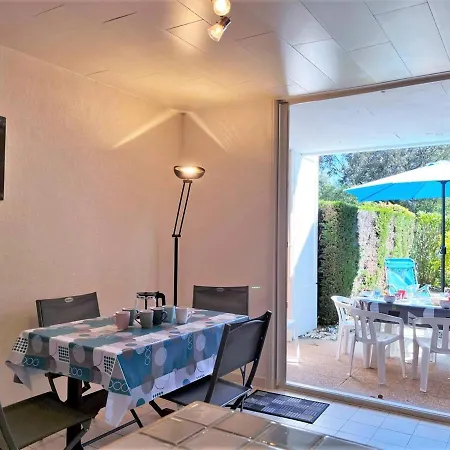 Le Lavandou, 2 Pieces, 6 Personnes - Fr-1-251-455 Le Lavandou