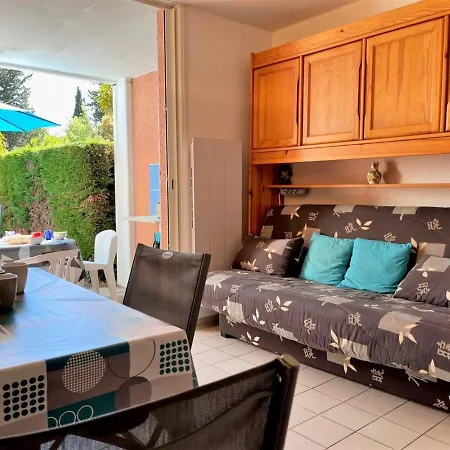 Apartment Le Lavandou, 2 Pieces, 6 Personnes - Fr-1-251-455